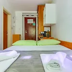 Filipovic, 3 Min Walk To The * Split