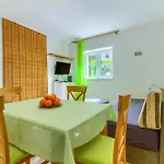 Filipovic, 3 Min Walk To The