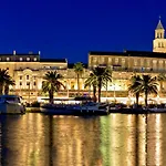 Filipovic, 3 Min Walk To The