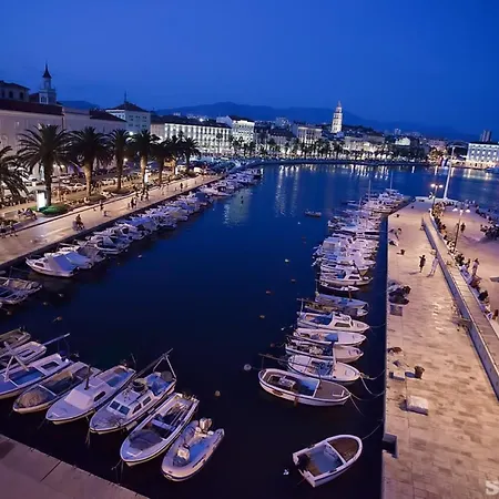 Filipovic, 3 Min Walk To The Appartement Split