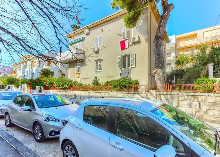 Filipovic, 3 Min Walk To The * Split